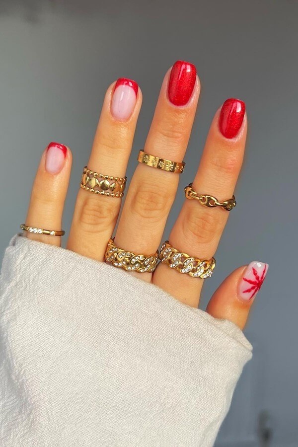 Red Snowflake Accent Short Nails