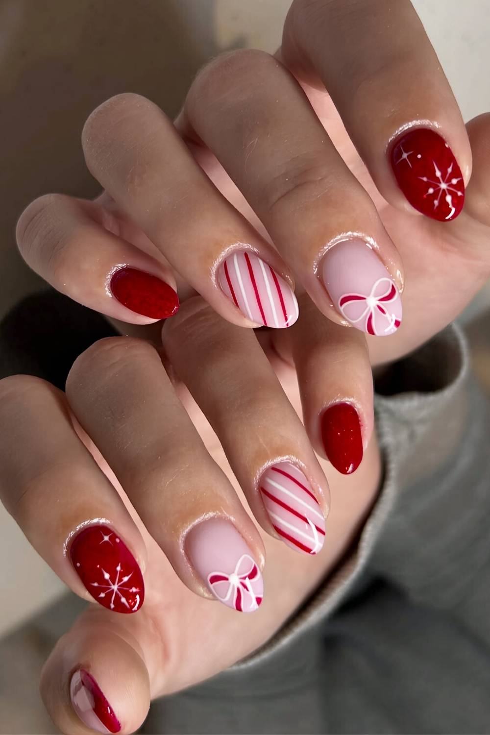 Red White Stripe Bow Nails