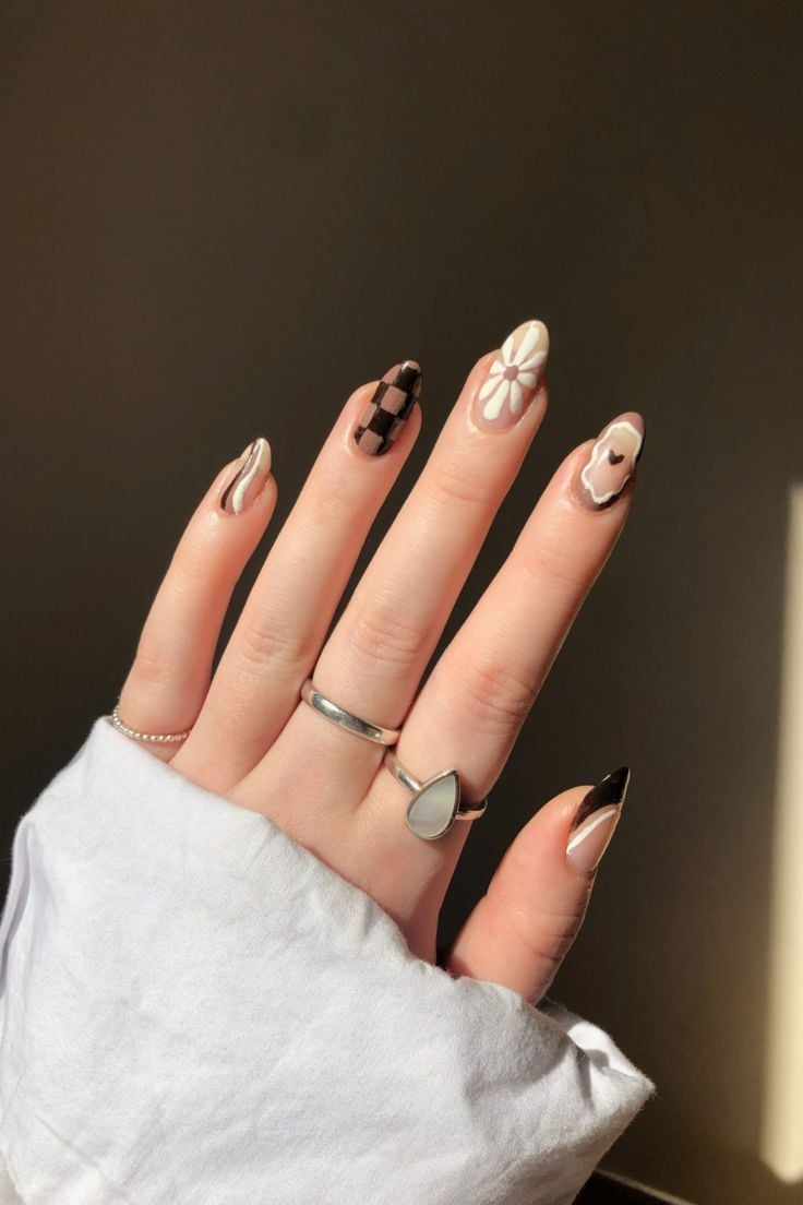 Retro Brown Fall Nails