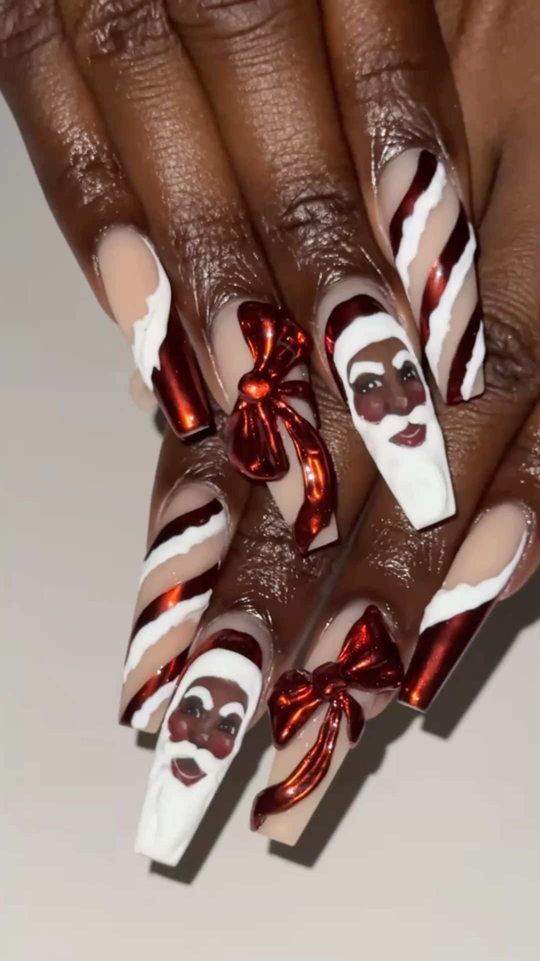 Santa Face Candy Cane Bow Nails