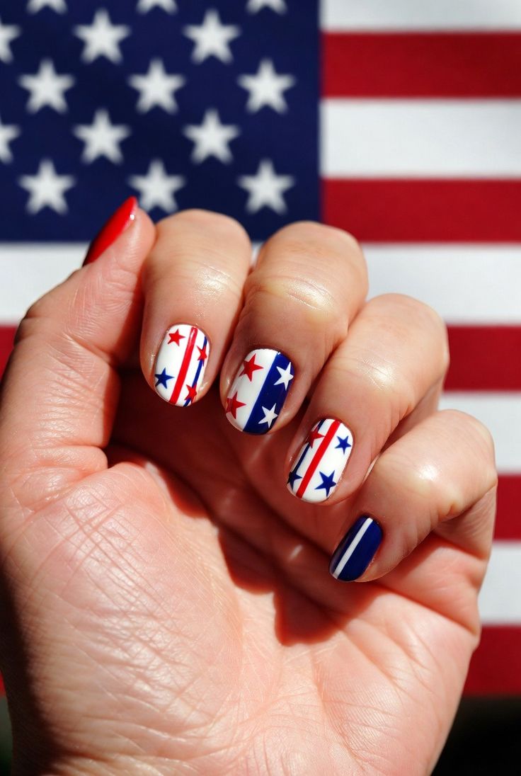 Short 4th Of July Nails (18)