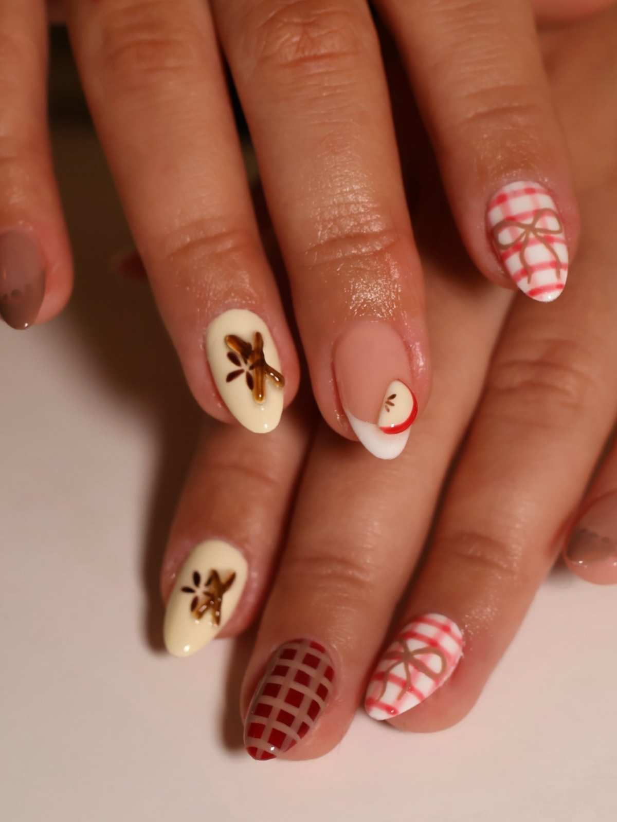 35+ Short Thanksgiving Nails for a Cute Fall Look 🍂