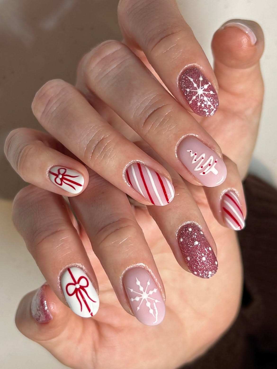 Short December Nails Simple Pink Sparkle Gift Bow