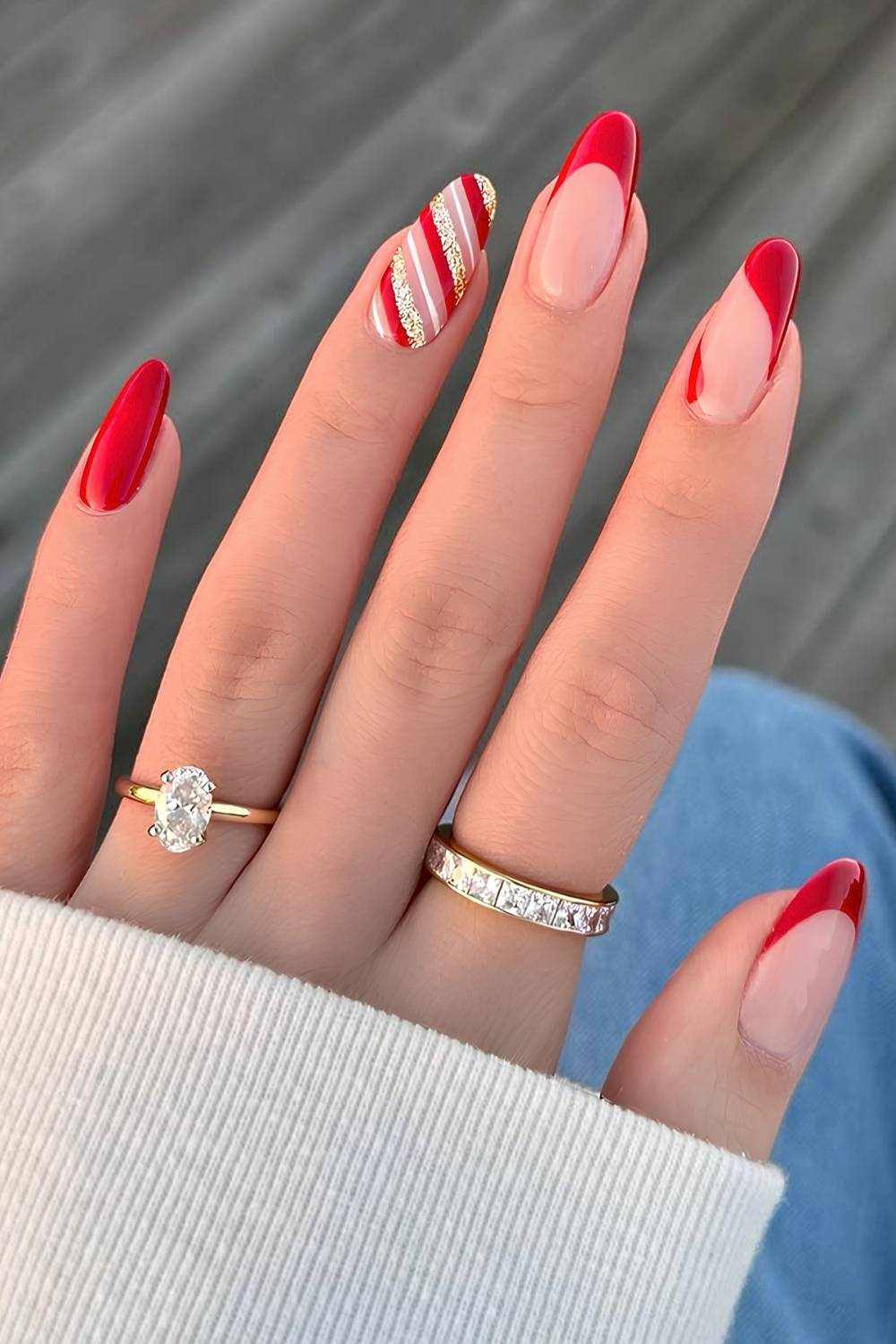 Short Red Gold Candy Cane Stripe Nails