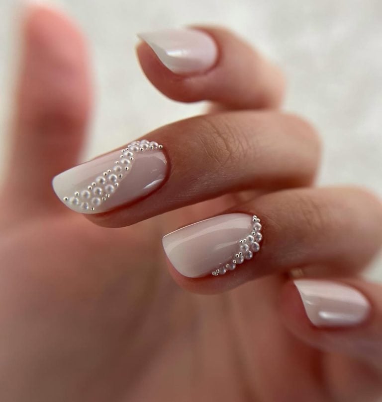 Short square shaped clean milky white nails for a weekend brunch date.