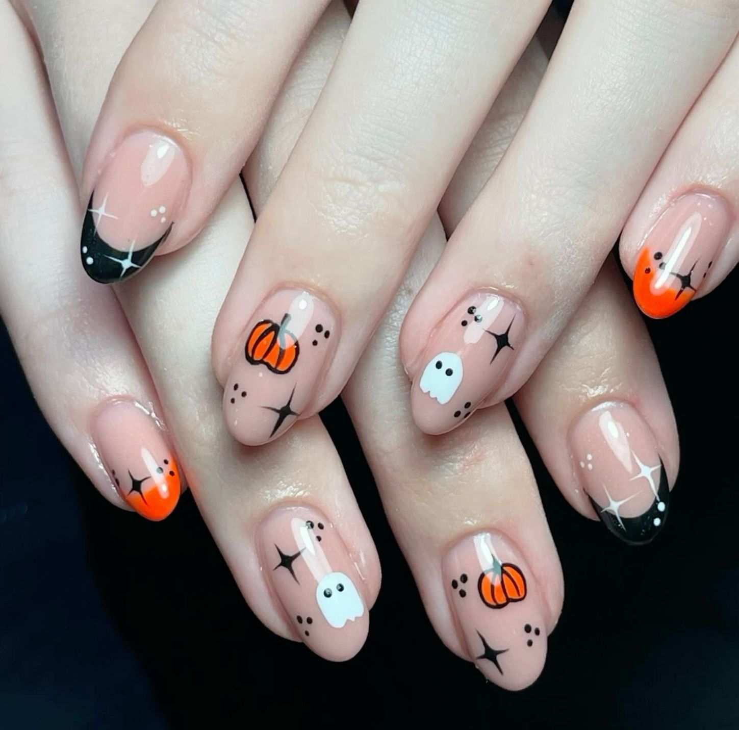 Short Round Cute Ghost And Pumpkin French Tip Halloween Nails