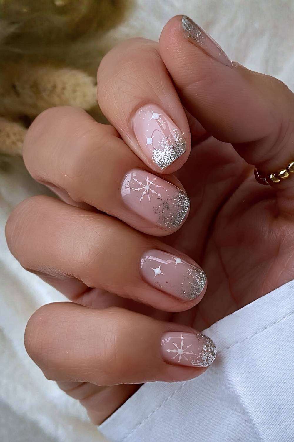 Silver Ombre Snowflake Short Nails