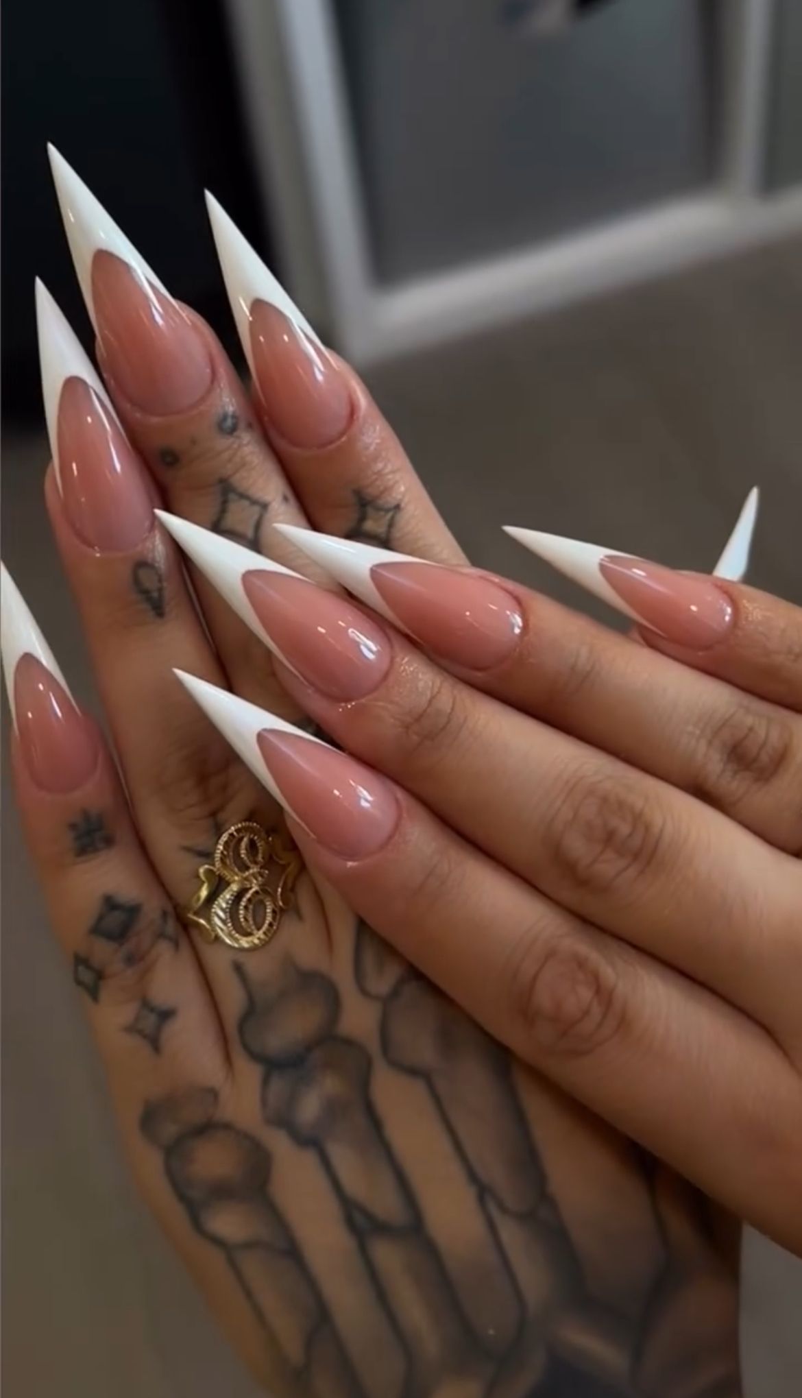 Stiletto French Tip Nails (3)