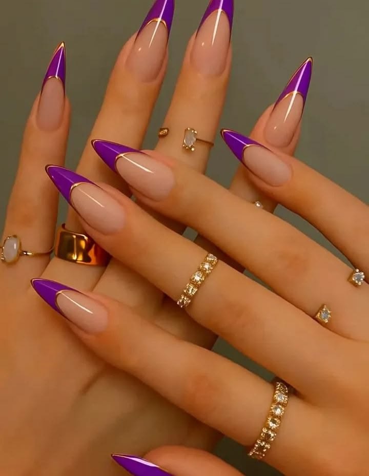 Stiletto French Tip Nails (4)