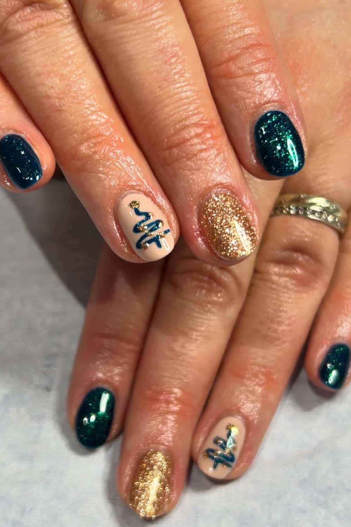 Teal Glitter Zigzag Tree Nails