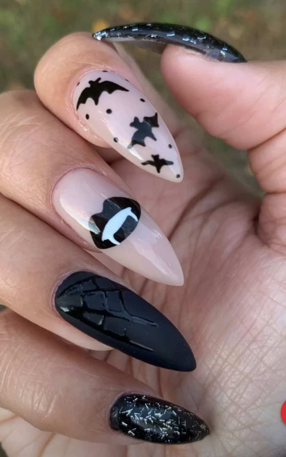 Vampire Fangs And Flying Bats Halloween Nails