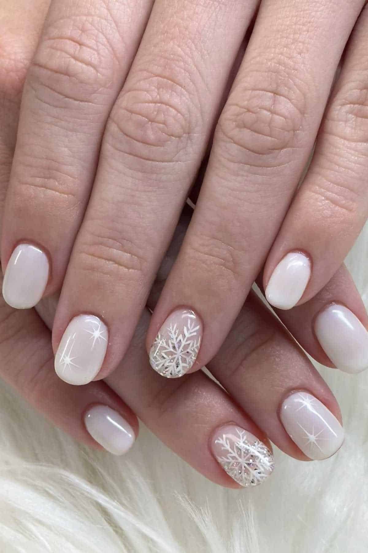 White Snowflake Short Oval Nails