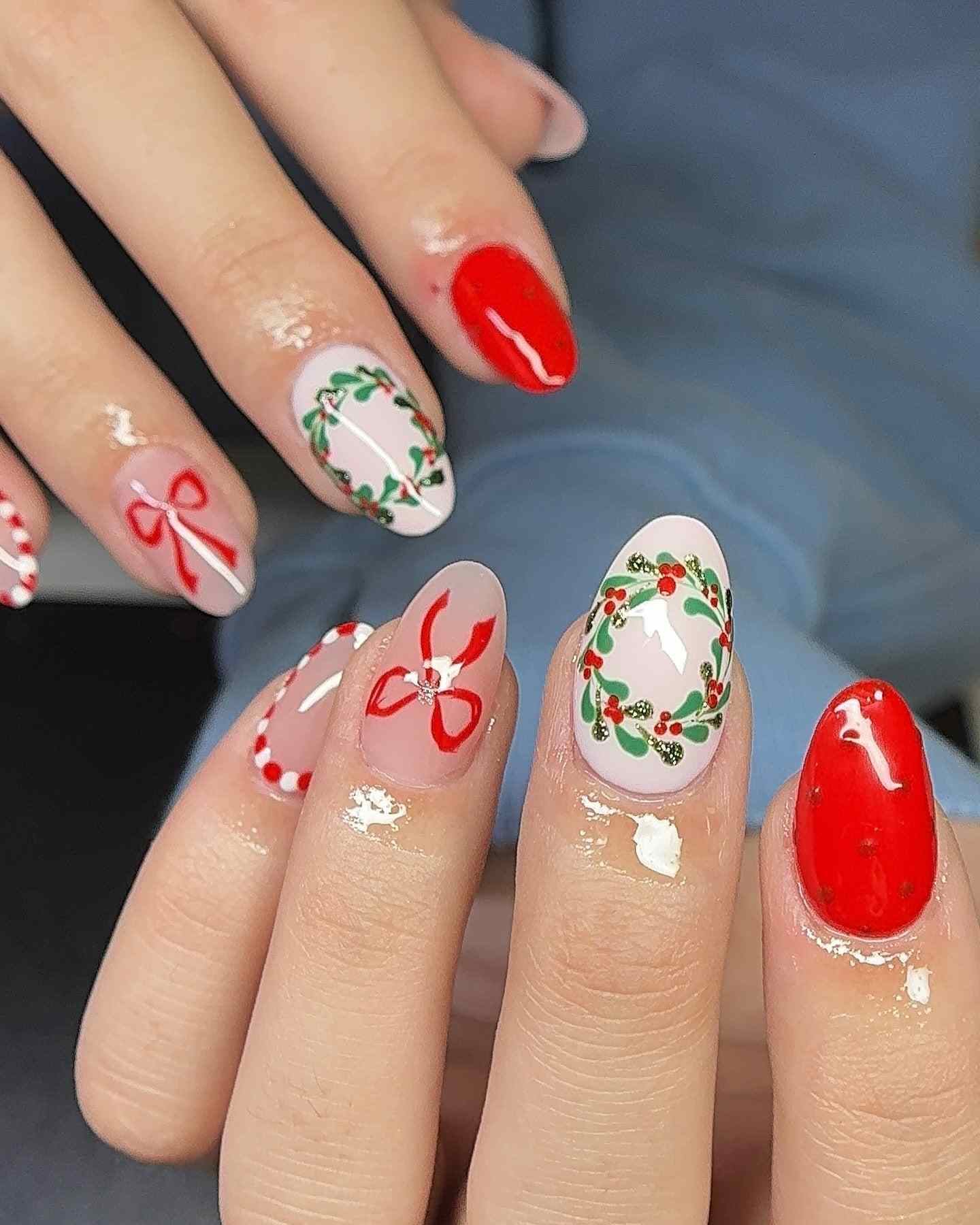 Wreath Bow Accent Simple Nails